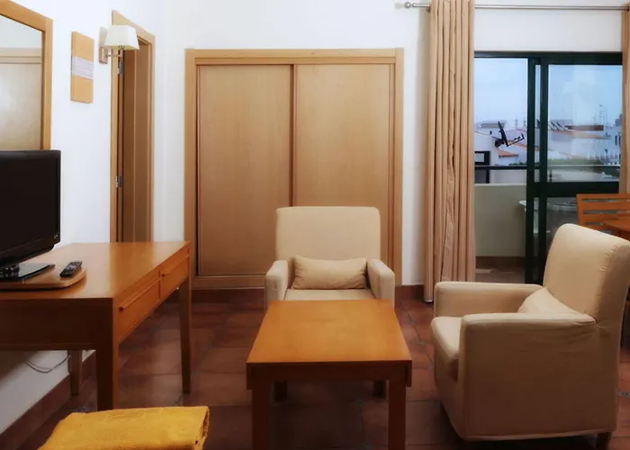 オシアナス アパートホテル 4*