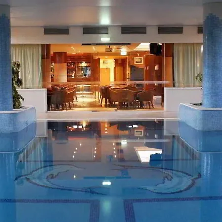 Oceanus Aparthotel 4*