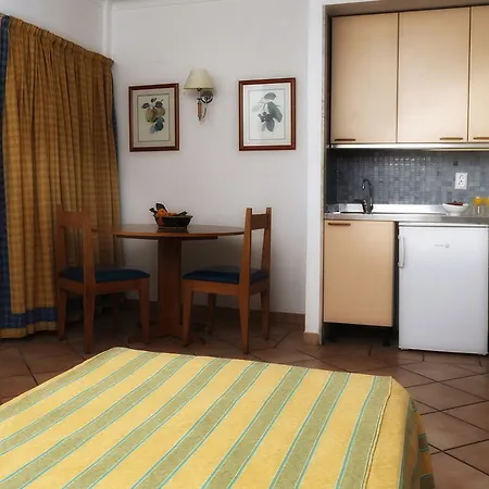Oceanus Aparthotel